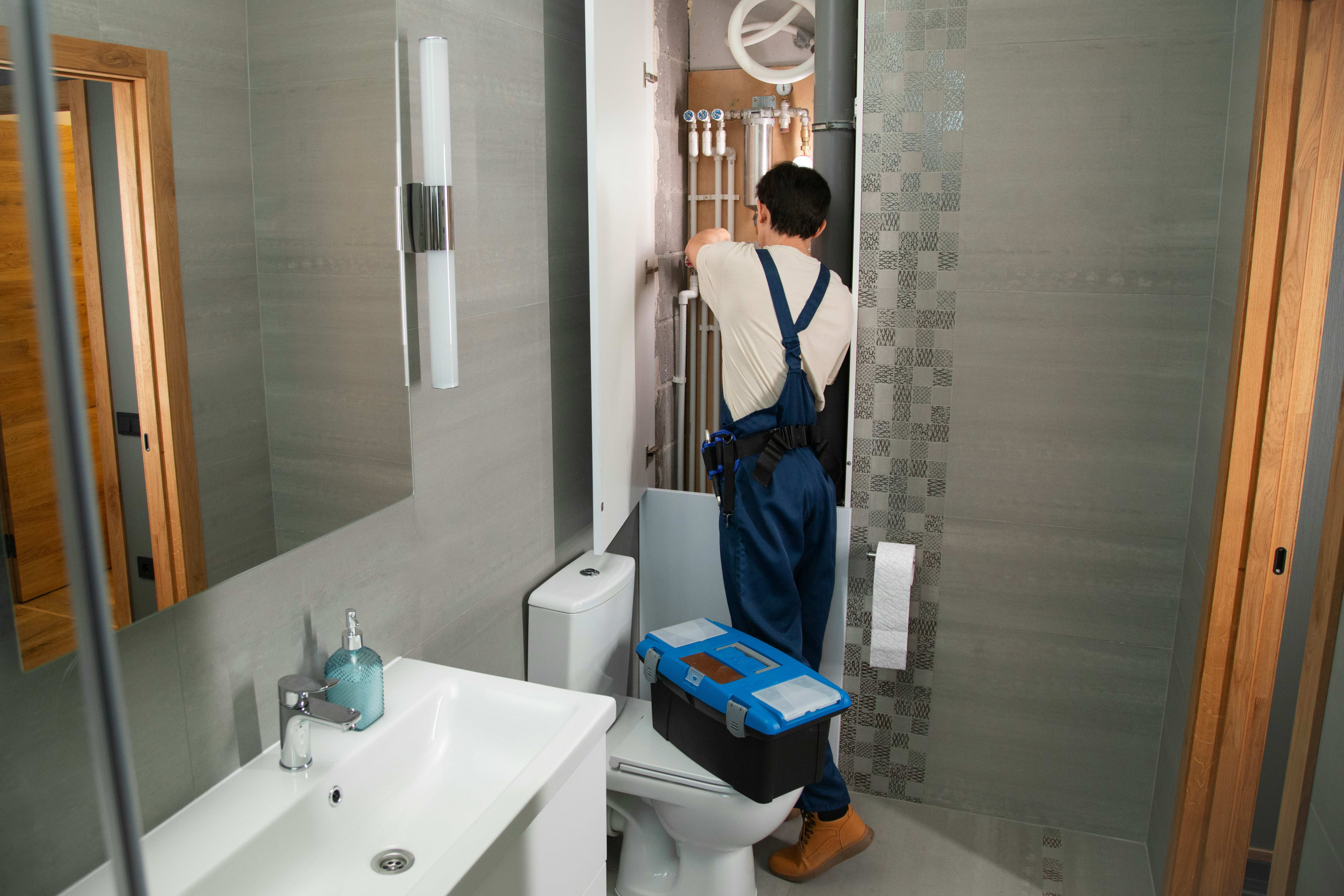 South Florida Water Damage LLC Professional Plumber
